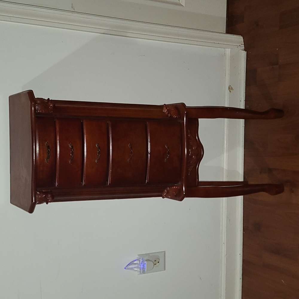 A Freestanding Jewelry Box